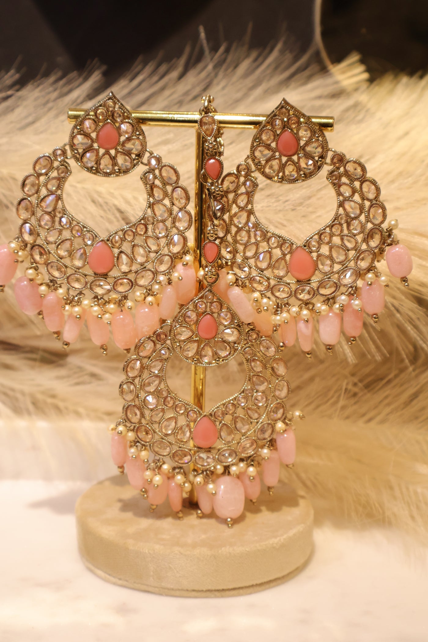 Sargun Pink Earring with Tikka - Indian Secrets