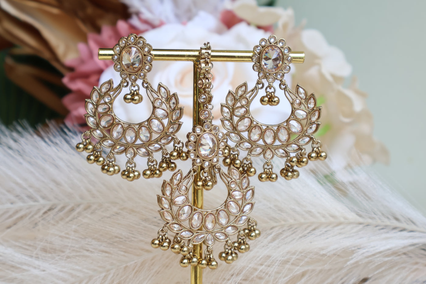 Stunning Antique Earring with Tikka - Indian Secrets