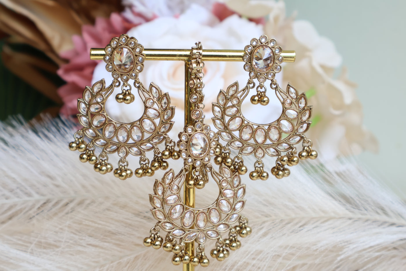 Stunning Antique Earring with Tikka - Indian Secrets