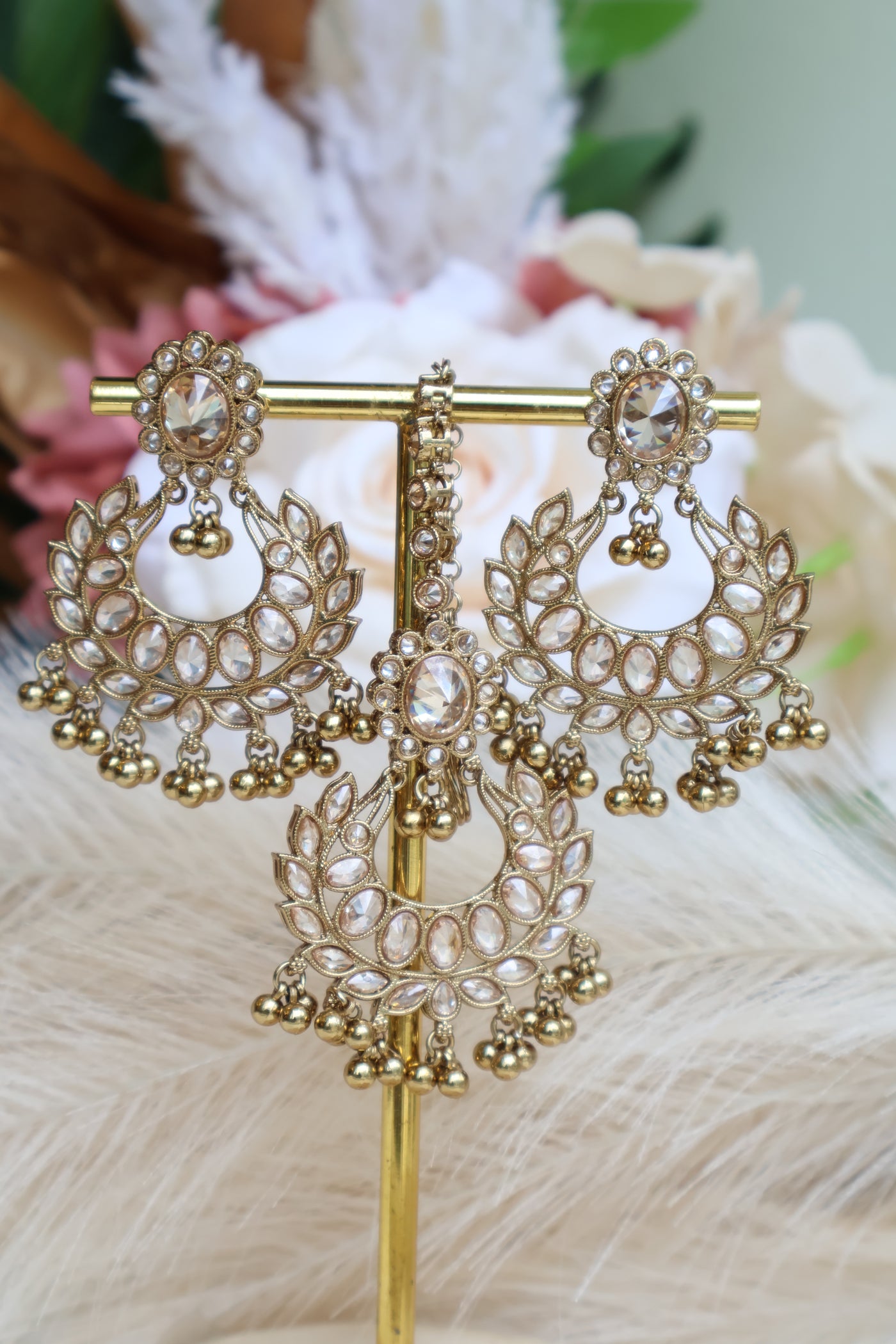 Stunning Antique Earring with Tikka - Indian Secrets