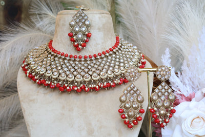 Tanishq set with Tikka - Indian Secrets