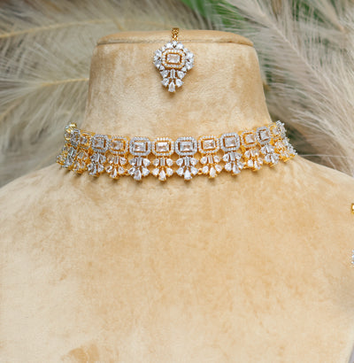 Dual Tone Necklace with Tikka - Indian Secrets