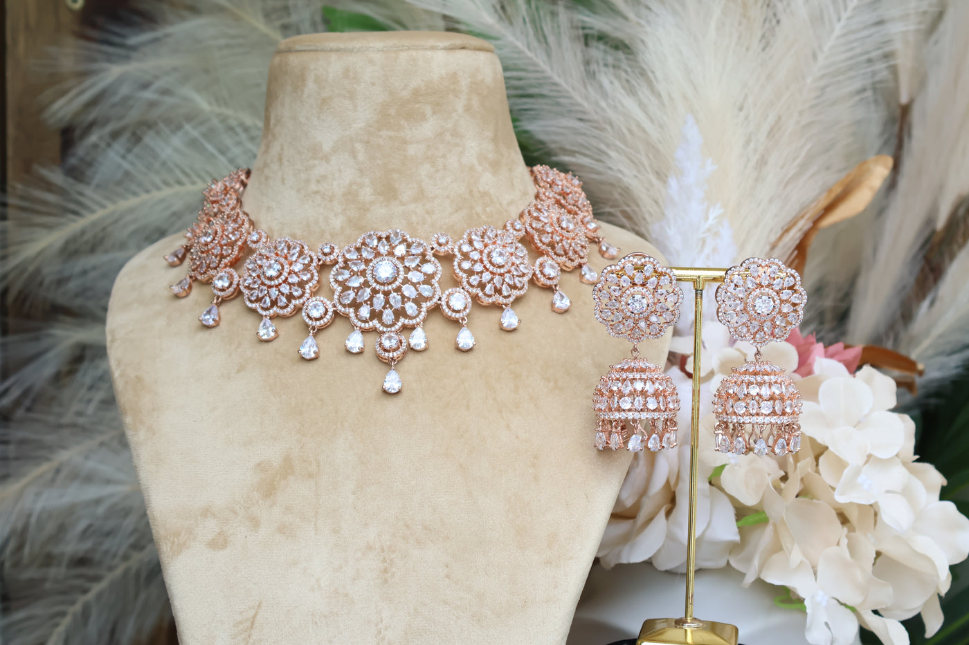 Extravagant Rose-gold Necklace - Indian Secrets