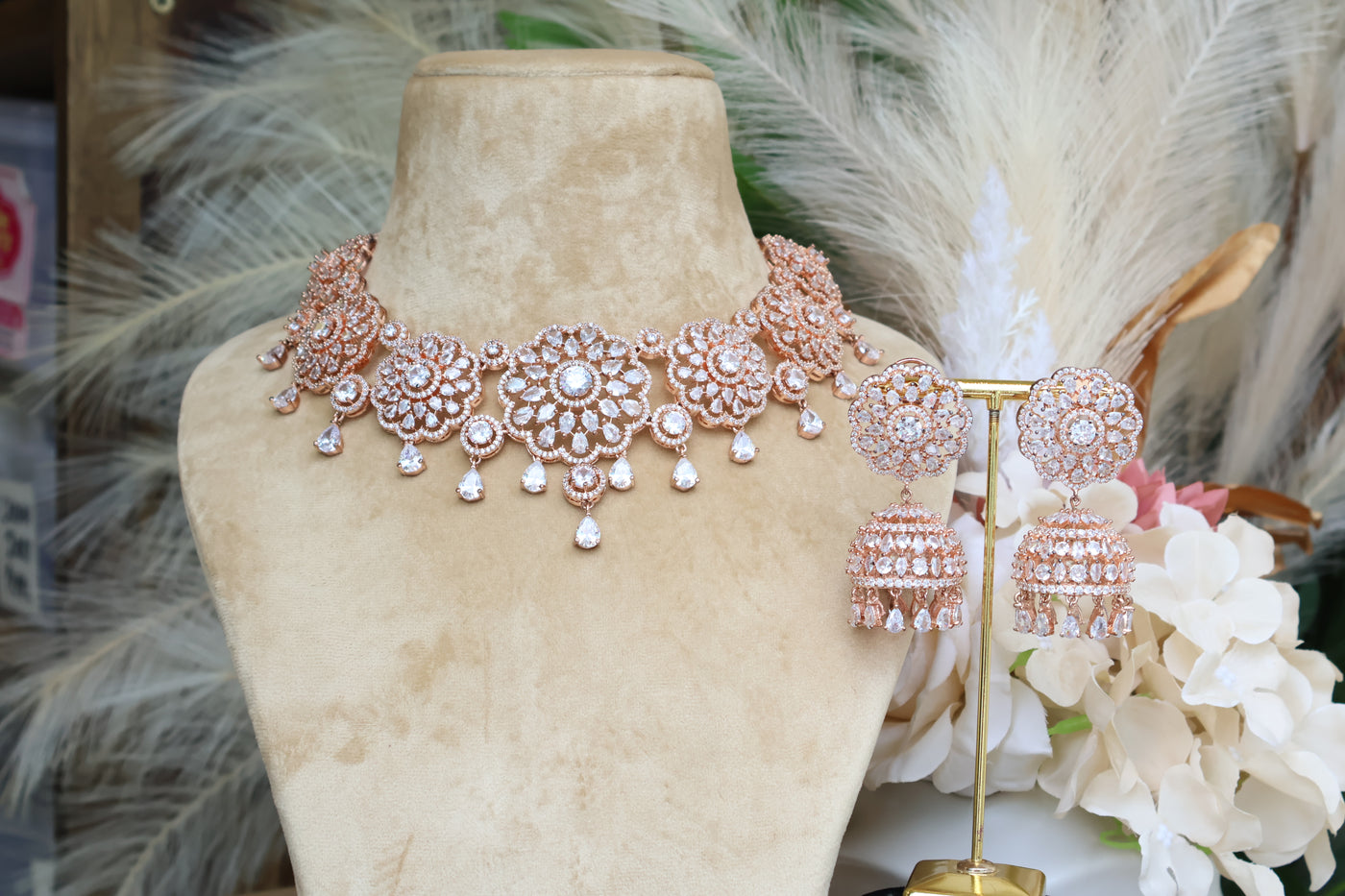 Extravagant Rose-gold Necklace - Indian Secrets