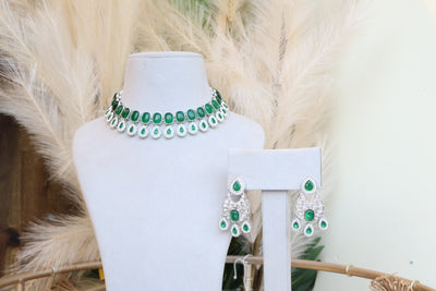 Auraa Green Necklace - Indian Secrets