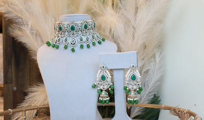 Stylish Emerald Choker - Indian Secrets