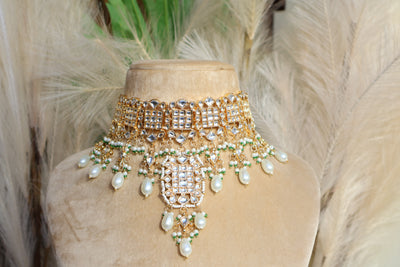 Amisha Necklace with Tikka & Passa - Indian Secrets