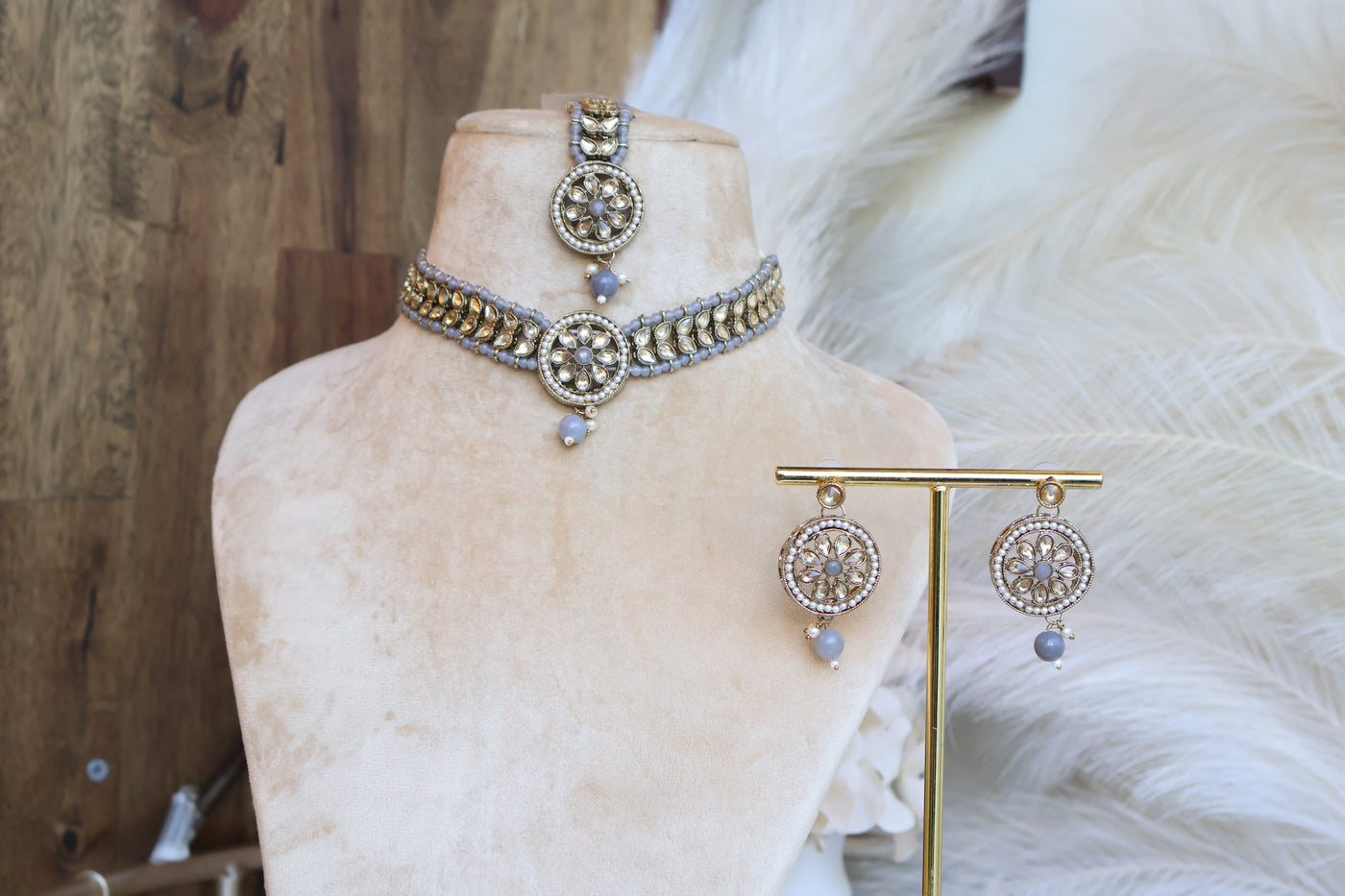 Kruti Choker with Tikka - Indian Secrets