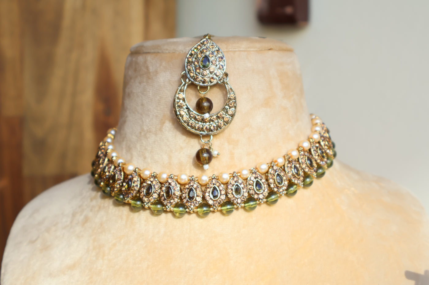 Aarohi Necklace