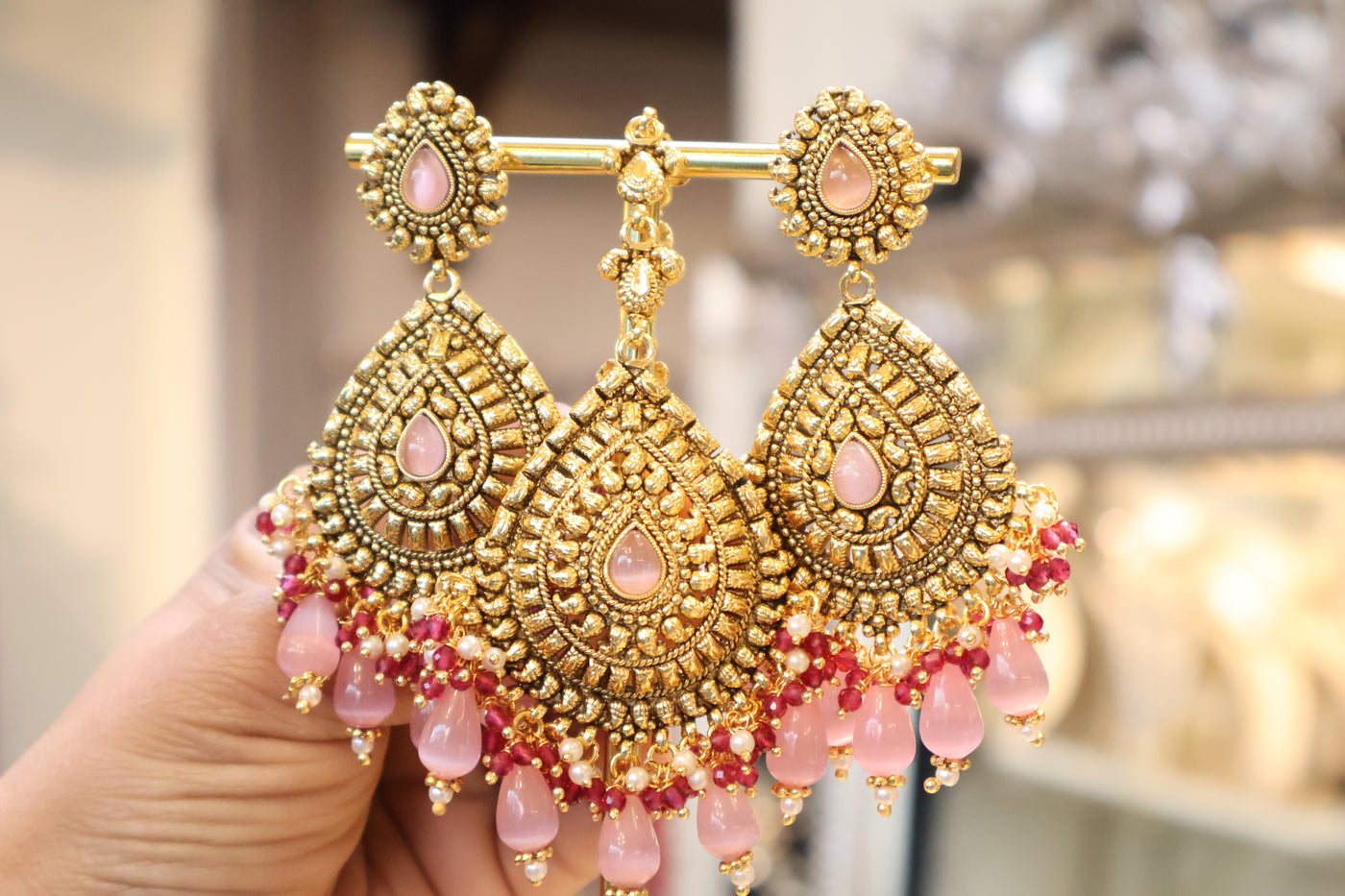 Nimrat Neckalce