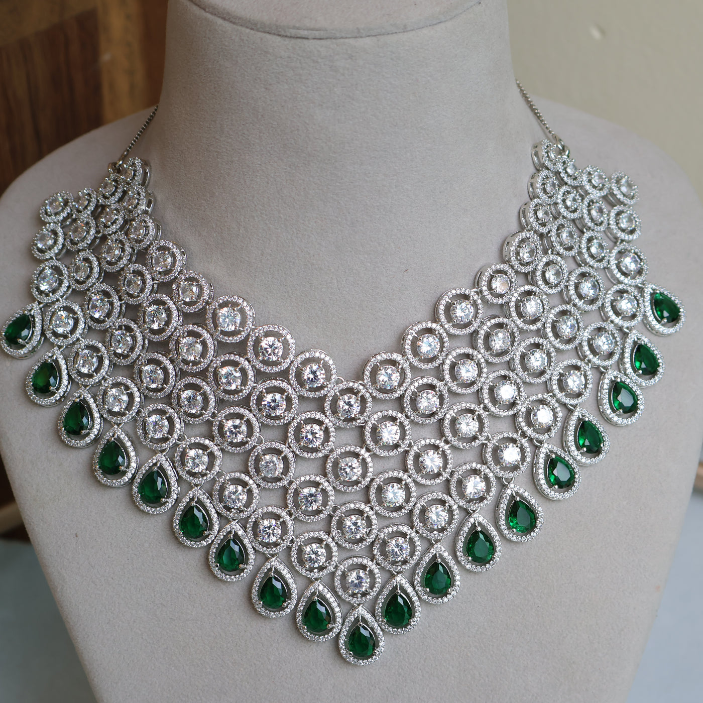Emerald Elegance Diamond Set