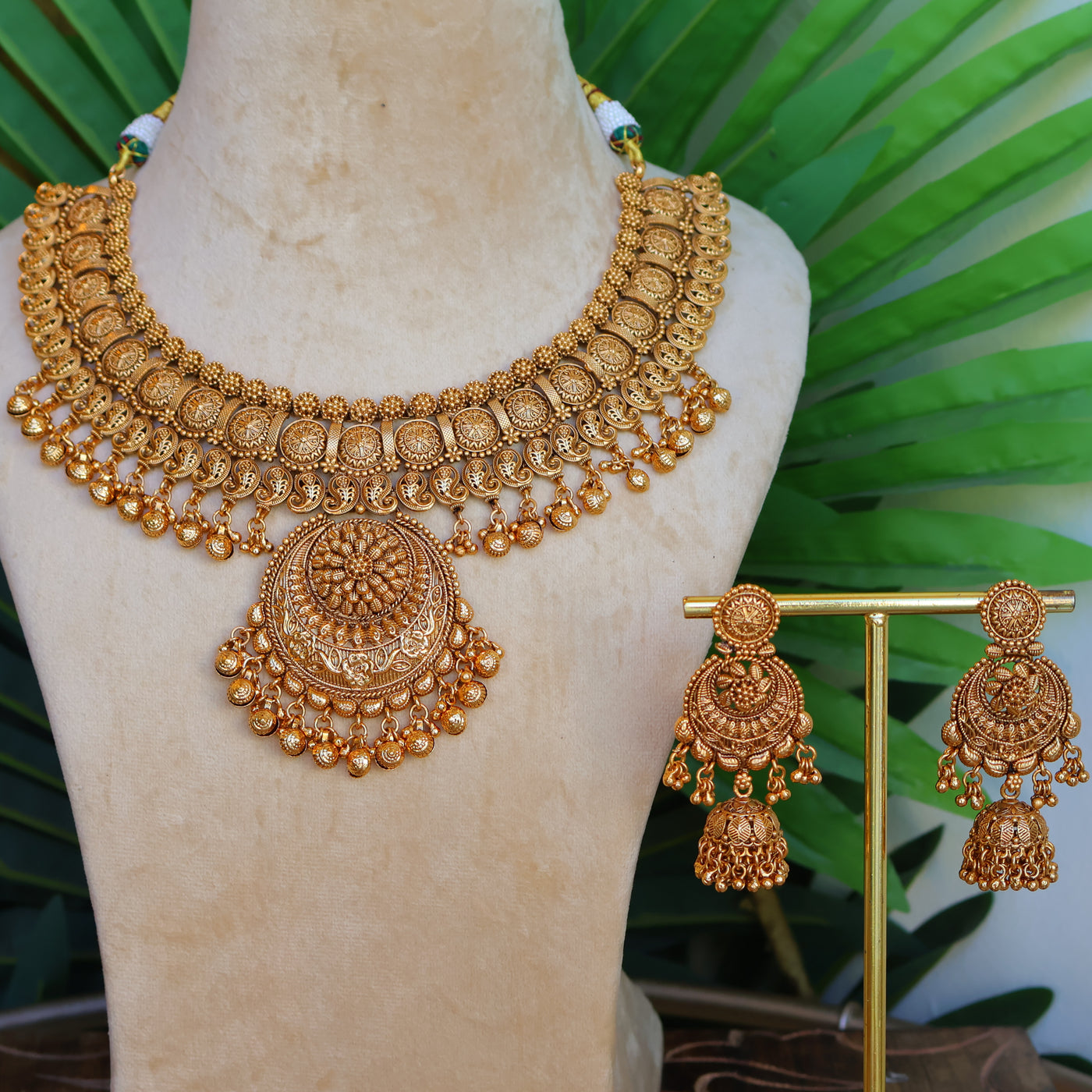 Rajmudra Antique Gold Set – Indian Secrets