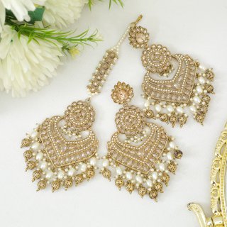 Saki Earrings Tikka Set - Indian Secrets